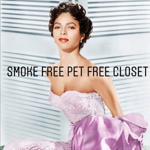 Smoke-free pet free Come shop with me